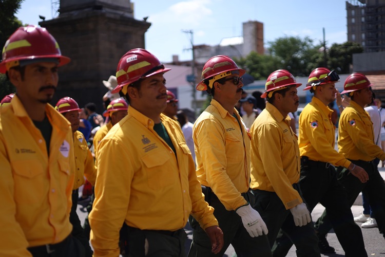 SE MUESTRAN. En el acto participaron elementos de las fuerzas armadas y civiles. (Foto: Michelle Vázquez) 